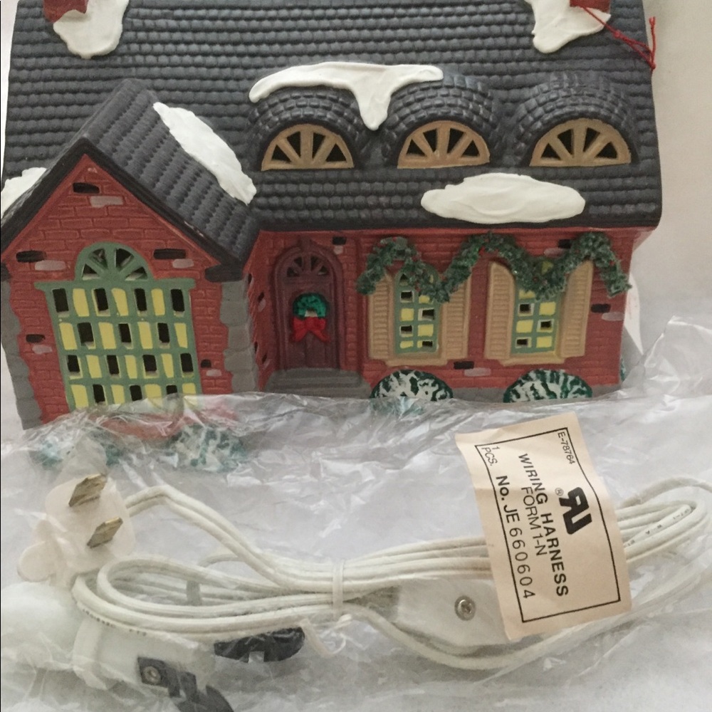 Snow village “stonehurst”